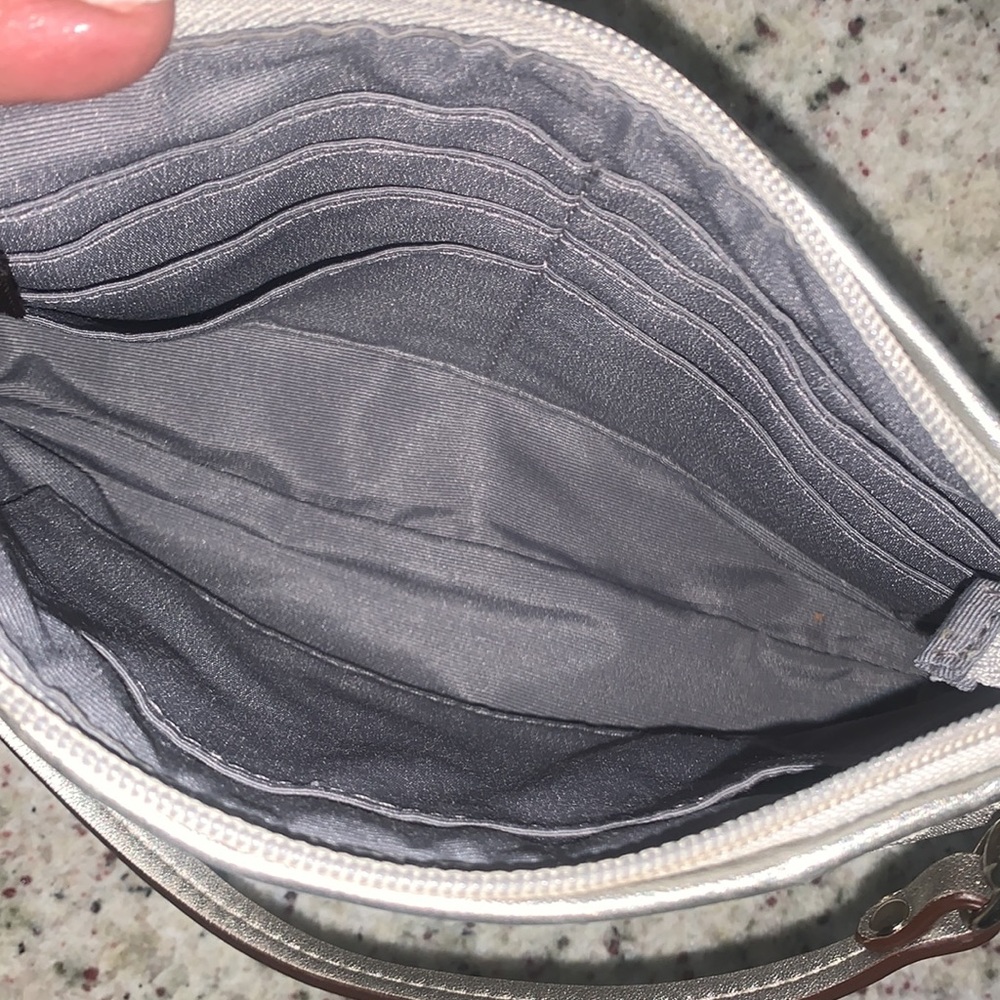 Coach Wristlet Excellent new condition. - Picture 6 of 7